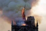 A dor de ver Notre-Dame consumida pelo fogo